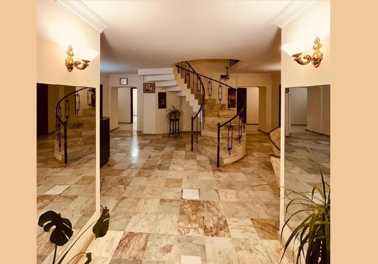 Hotel Grand Tbiliszi Kültér fotó